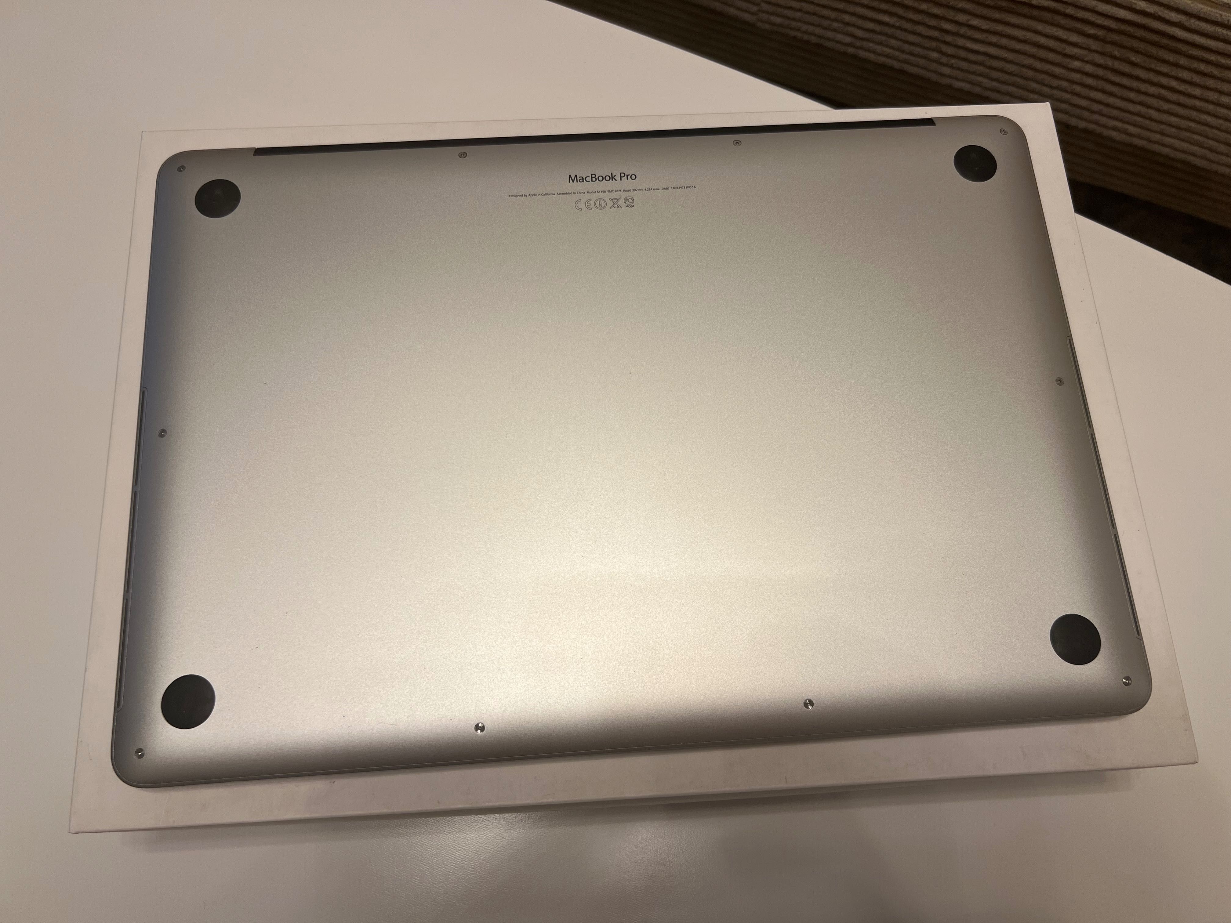 Apple MacBook Pro 15 Retina - Late 2013 A1398 i7 8GB 256GB świeża bat.