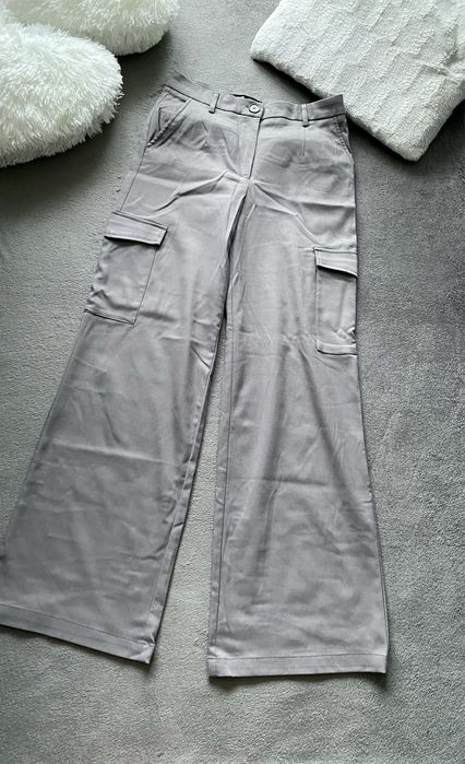 Szare spodnie bojówki z kieszeniami wysoki stan