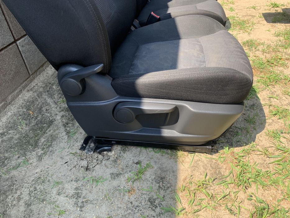 Передні сидіння Пежо 3008 5008 ,Сидушки Пежо ,Сидіння  буса