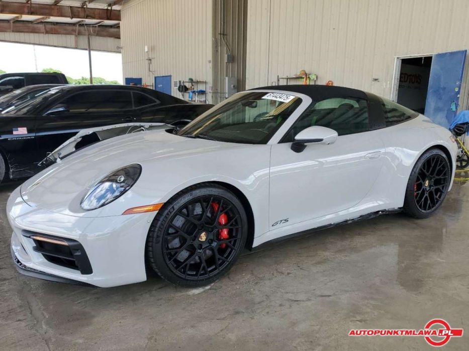 Porsche 911 Targa 4 GTS Auto Punkt