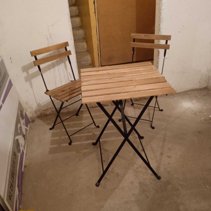 stolik z dwoma krzesłami ikea tarno na balkon taras ogrodowe