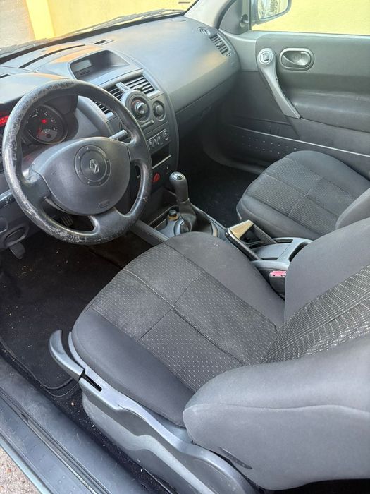Carro do ano 2003 Renault Megane 2