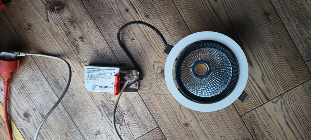 Lampa LED do sufitów podwieszanych