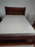 Cama de Casal em Mogno