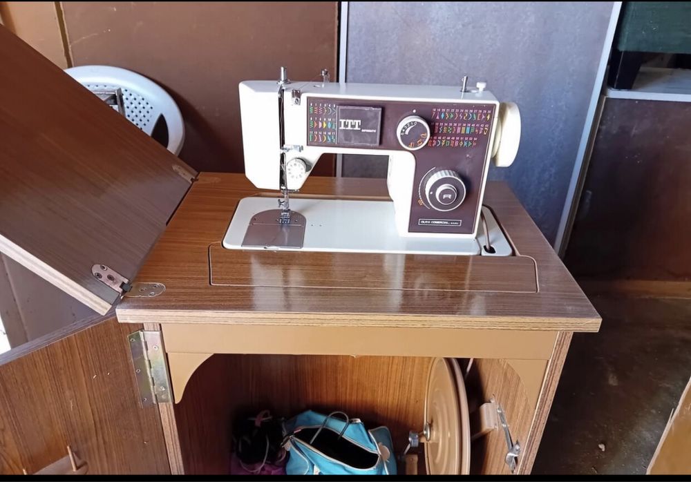 Maquina Costura ITT a funcionar