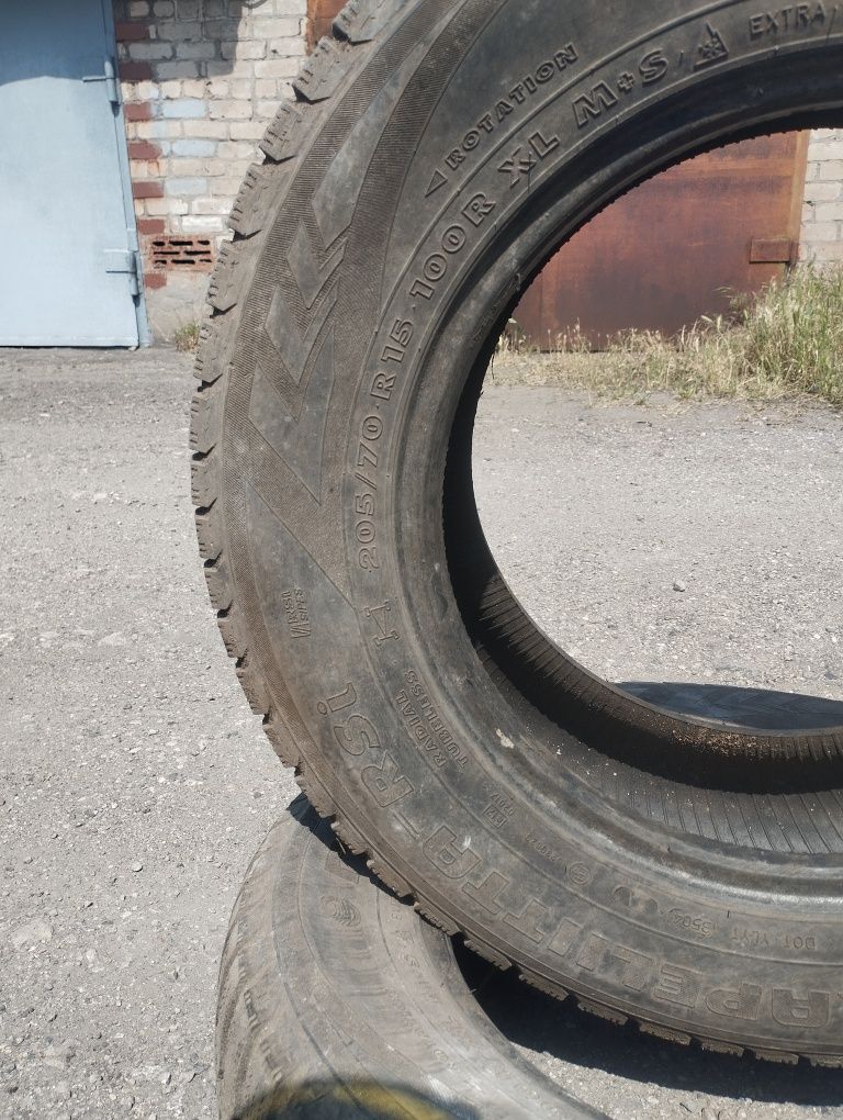 Nokian 205/70/15, 100r