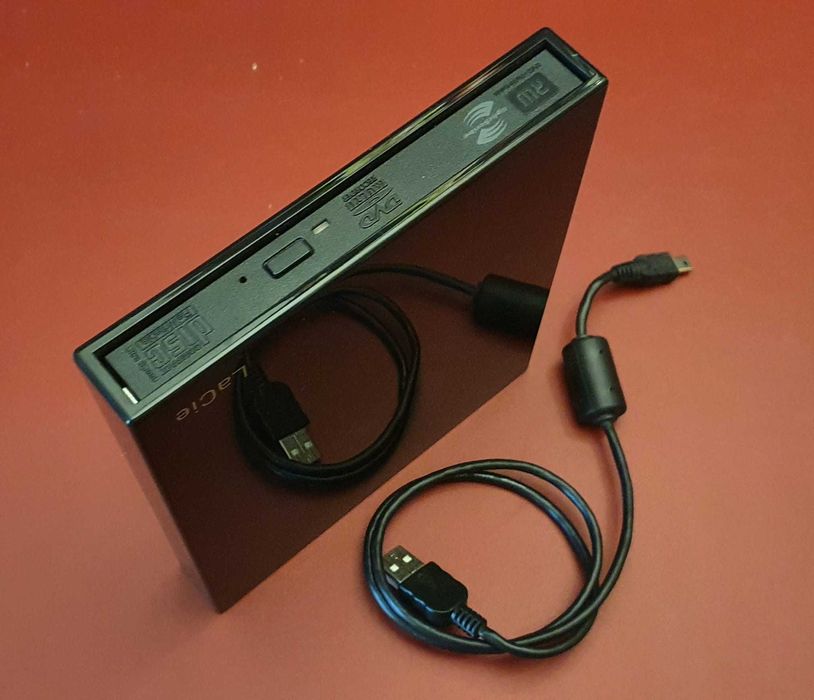 Unidade de DVD+-R/RW portátil Lacie USB 2.0 8x design por Sam Hecht