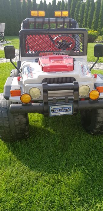 Peg Perego Samochód na akumulator