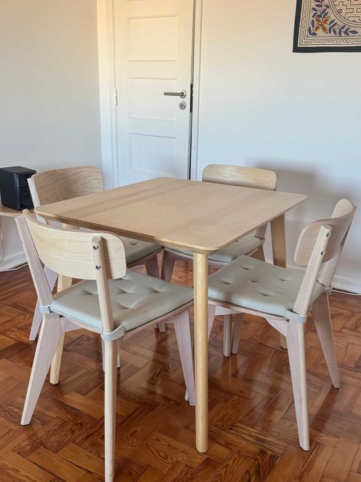 IKEA Lisabo mesa de jantar e 4 cadeiras
