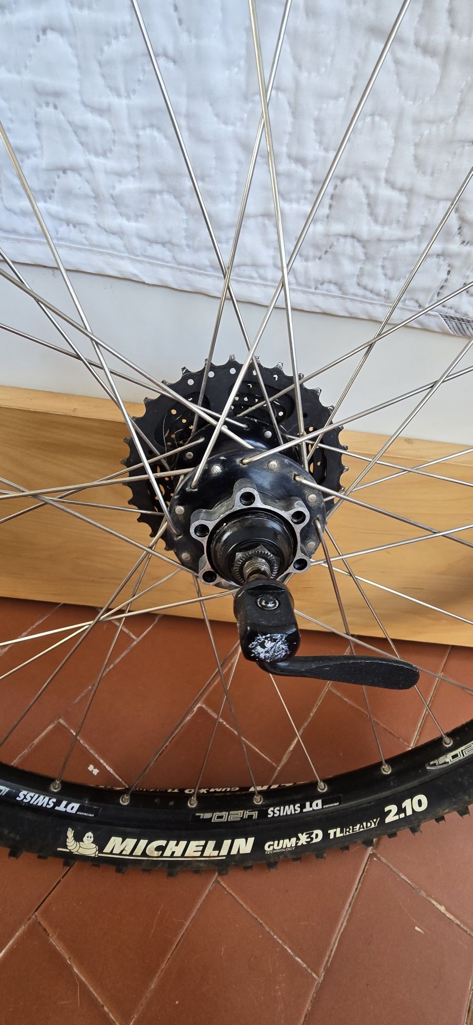Rodas DT SWISS 26 + Travões shimano hidráulicos