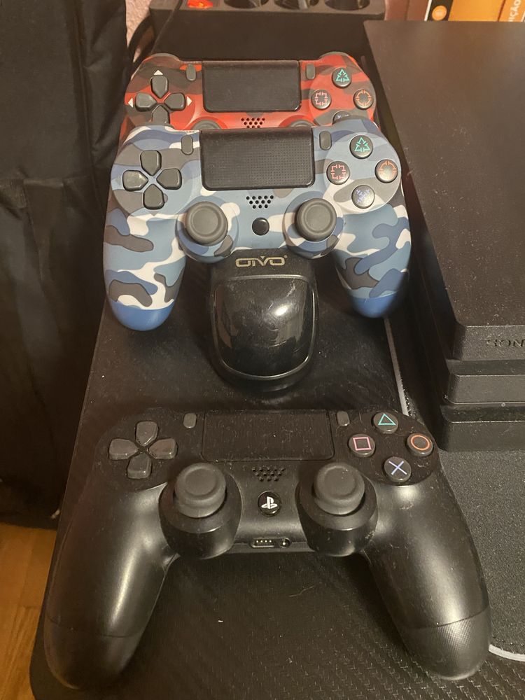Consola ps4 nova (tudo que esta nas fotos incluido)