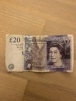 papierowe 20 funtów z Królową Elżbietą II i Adamem Smithem