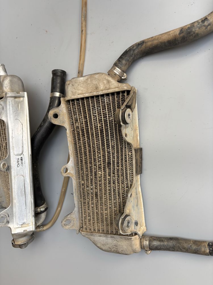 Chłodnica Prawa Lewa YAMAHA YZF250 R 14-18