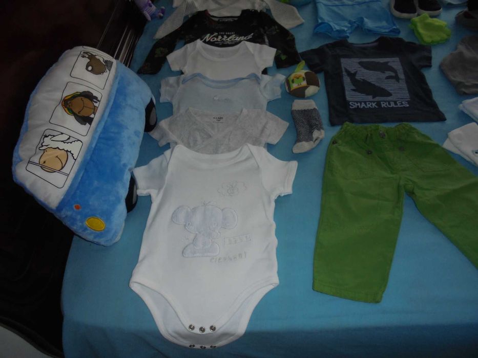 lote de roupa de menino bebé  almofada