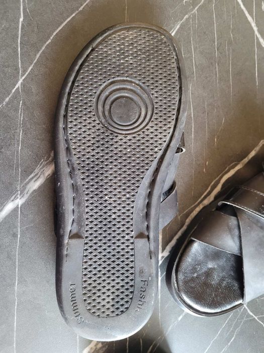 Літні шкіряні чоловічі шлепки