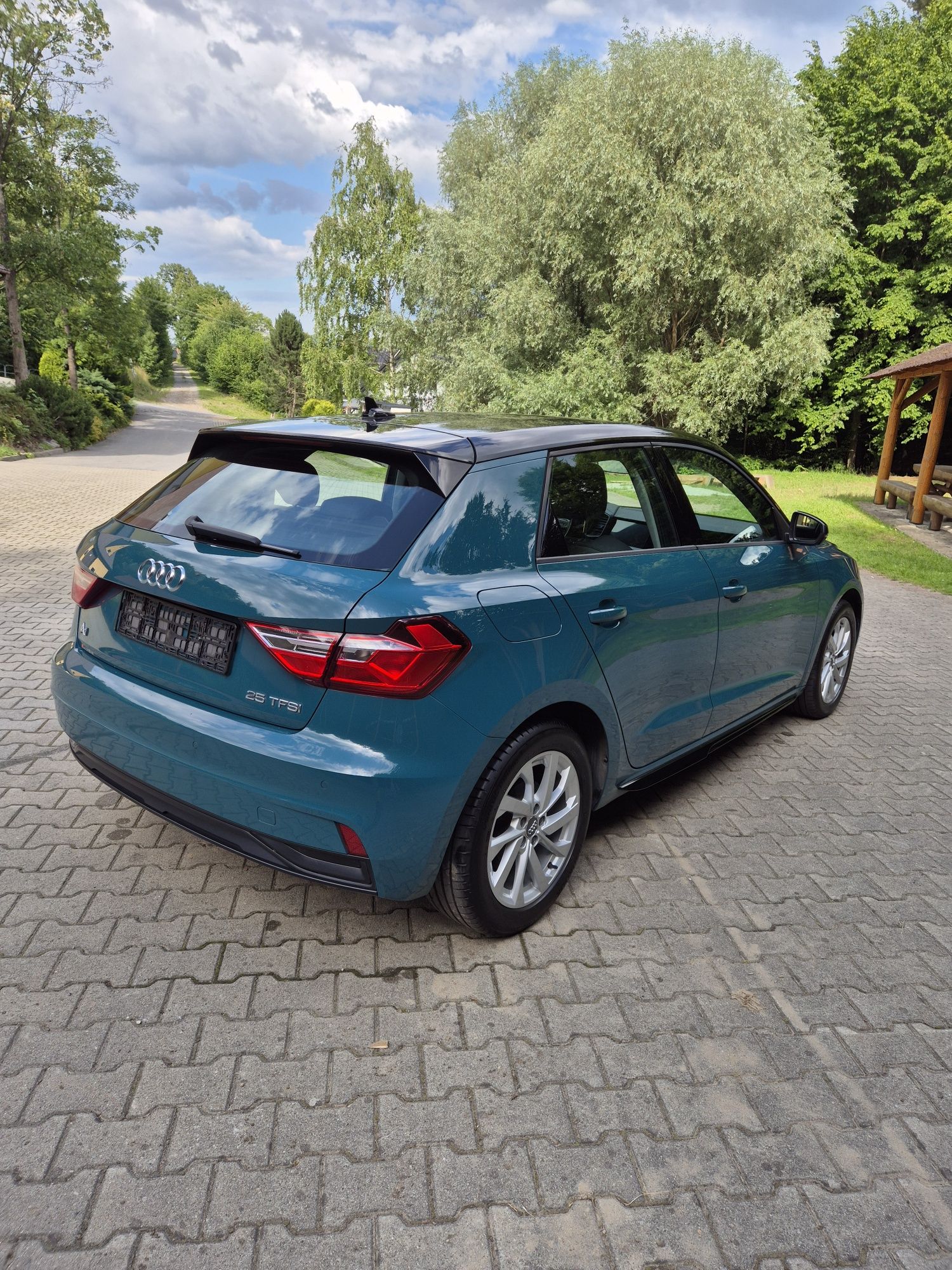 Audi a1 1.0tfsi piękny stan