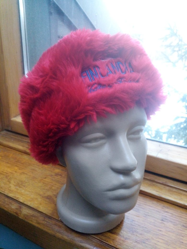 Nowa czerwona czapka futrzana uszanka zimowa Finlandia handmade 52 cm