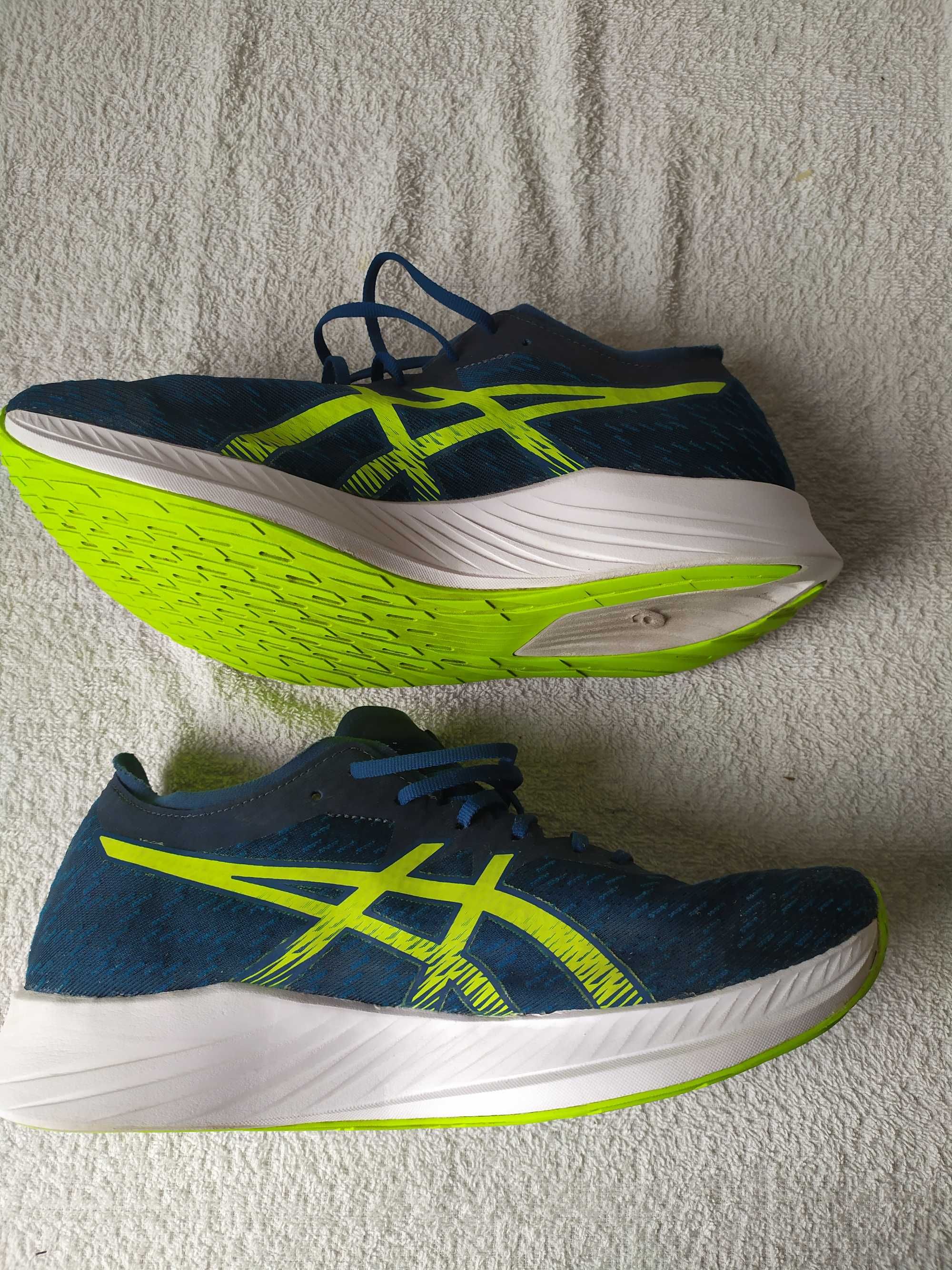 Asics Magic Speed rozm. 43,5