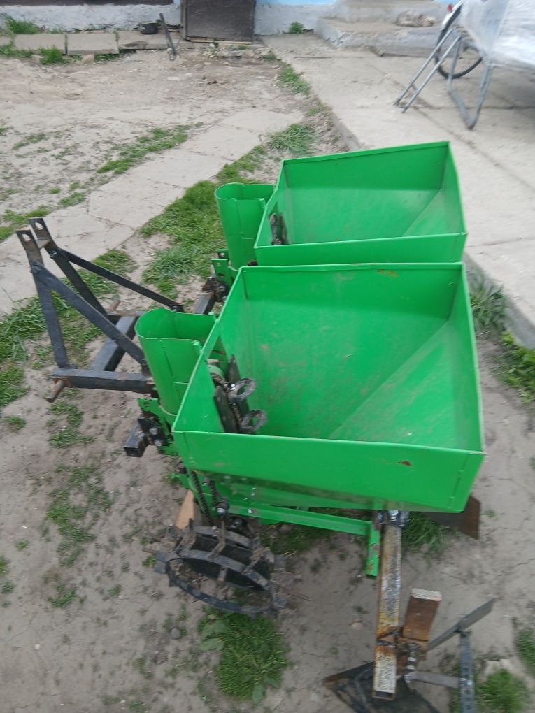 Продам картоплесажалку