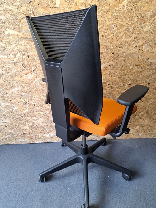 Fotel biurowy obrotowy Profim Raya NET  20SL  P54PU