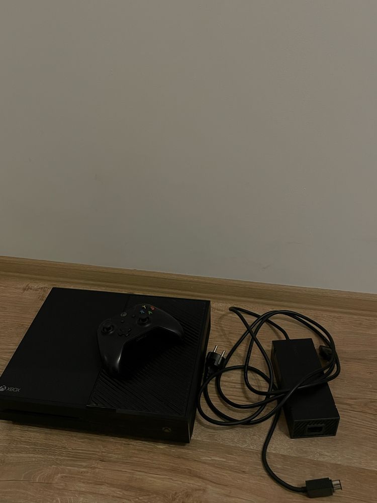Xbox one 1tb + pad i gra