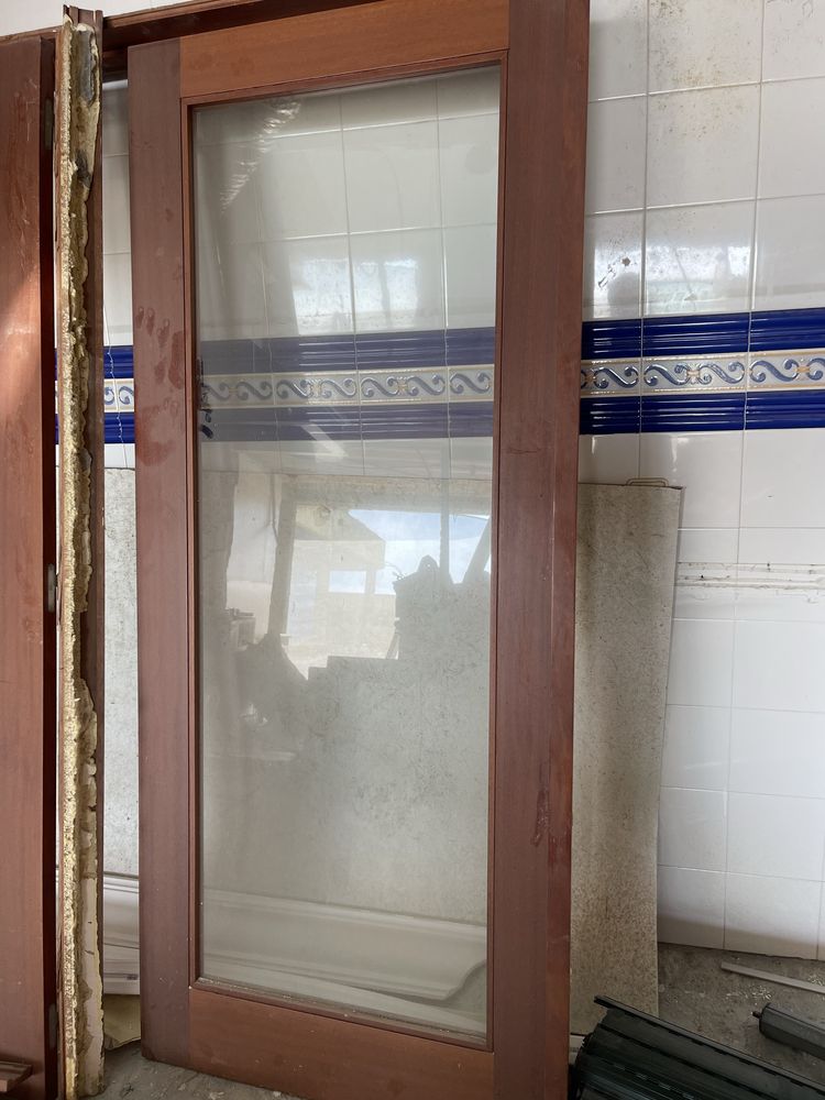 Portas de duas folhas