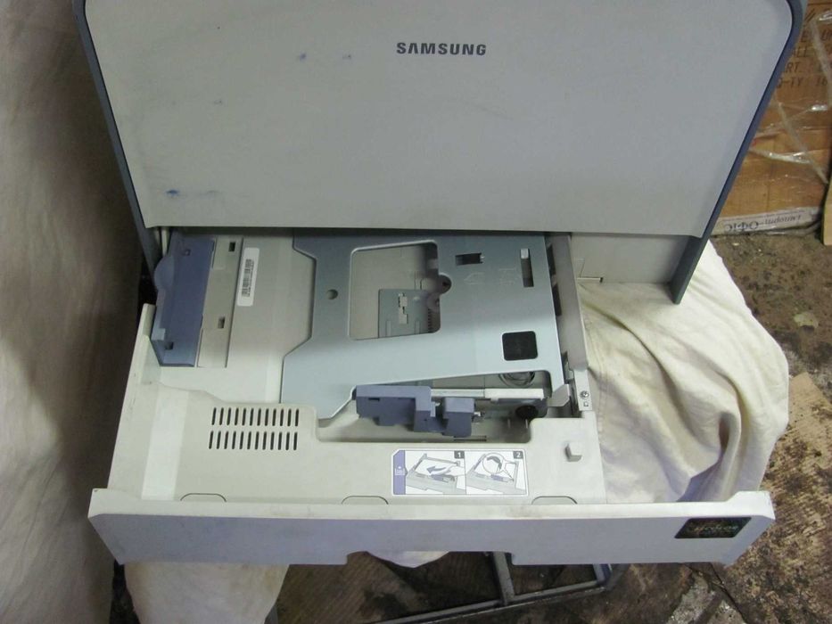 Цветной лазерный принтер Samsung CLP-600