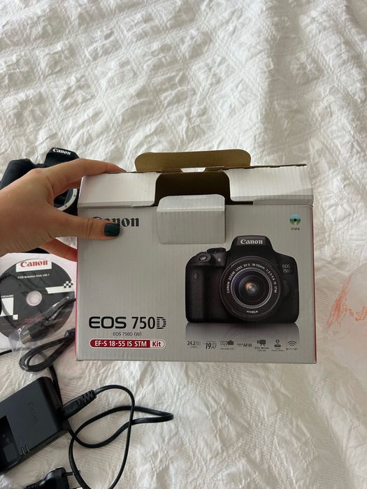 Câmera digital Canon EOS 750D (W)