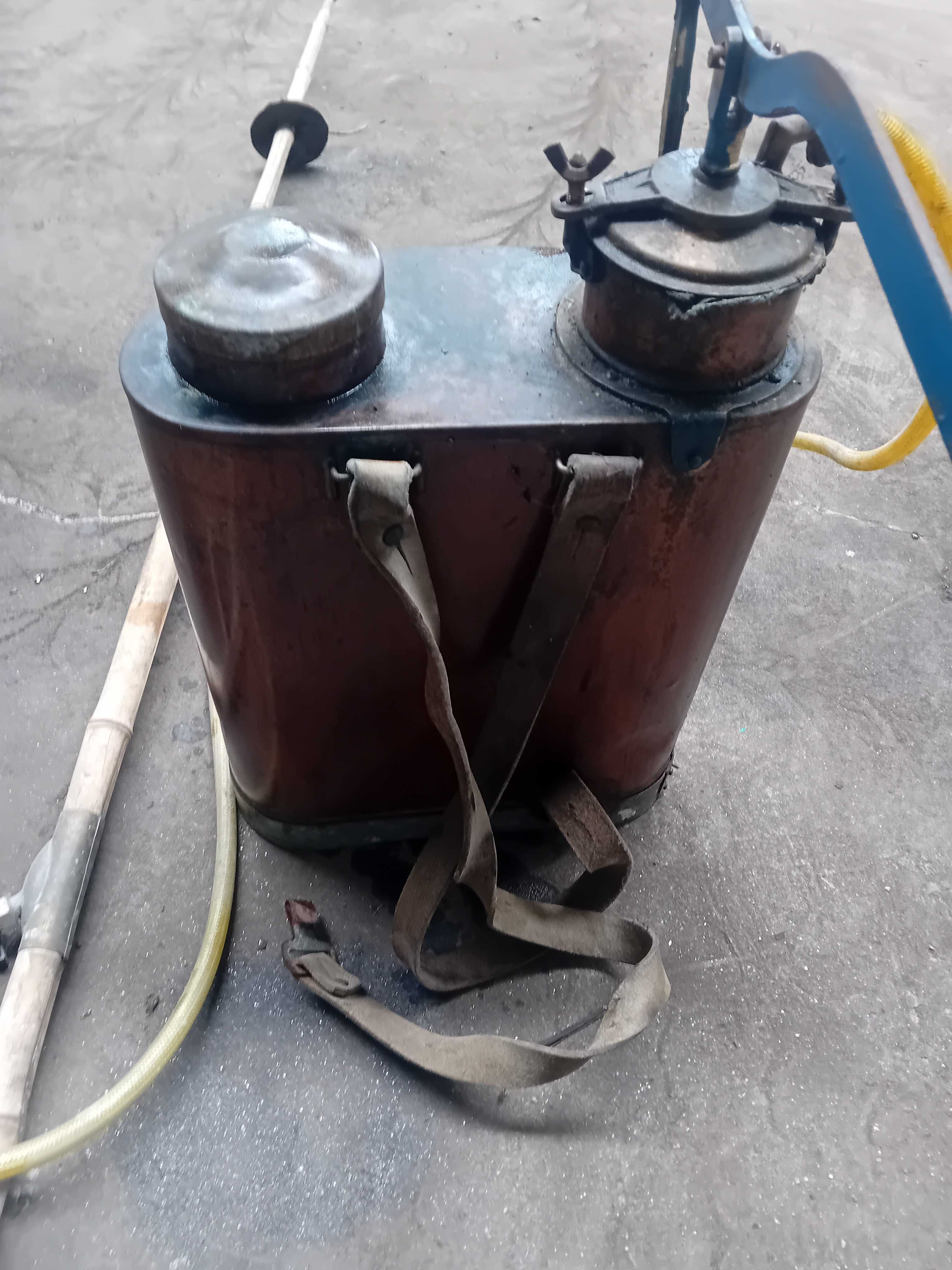 Máquina de solfatar antiga em cobre