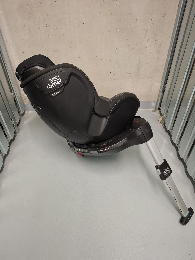 Fotelik Britax Römer Dualfix M
i-Size