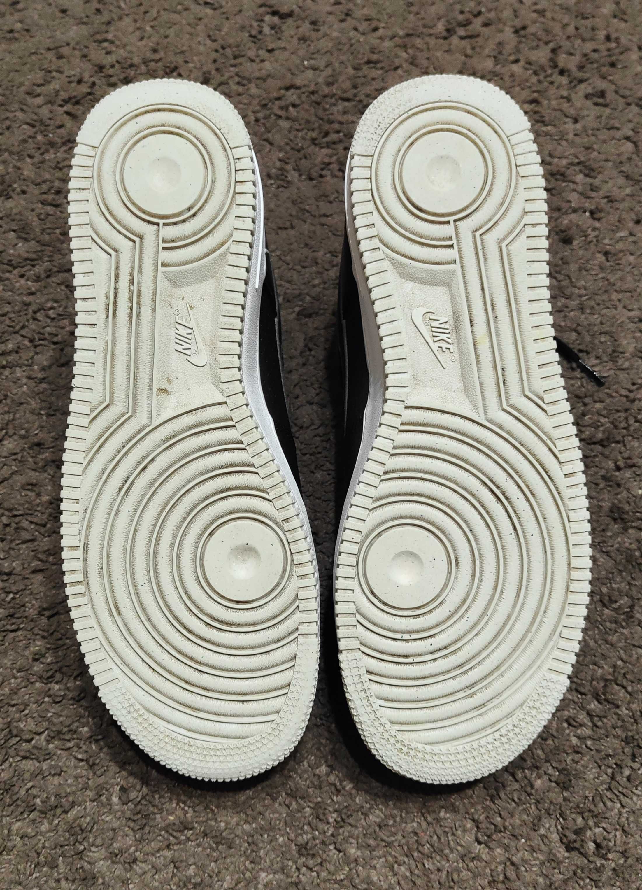 Nike air force 1'07 czarno-białe r.44,5