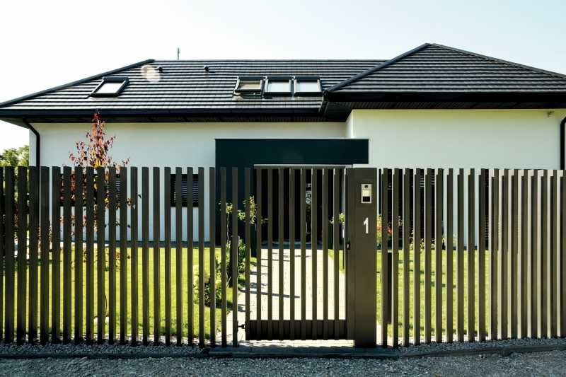 Przęsło grzebieniowe aluminiowe/ nowoczesne ogrodzenie pionowe