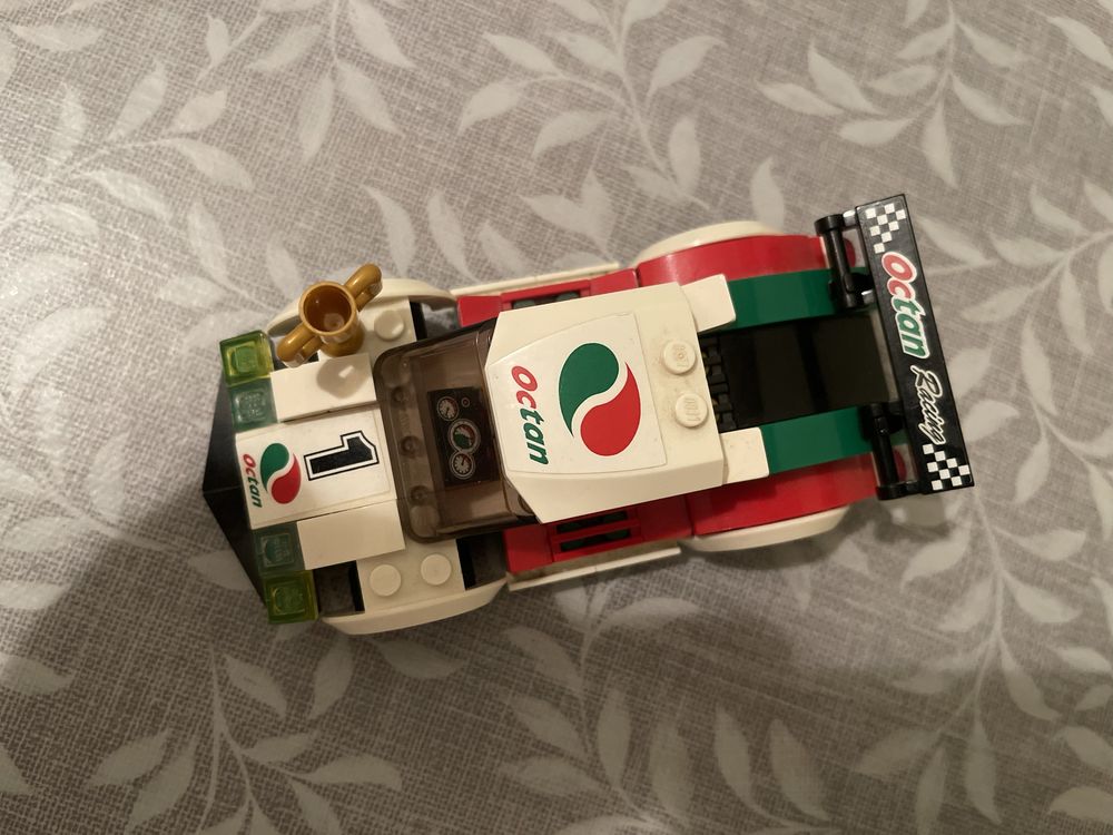 Гоночная машина с Lego