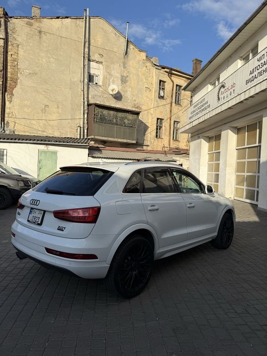 Продам AUDI Q3 quattro