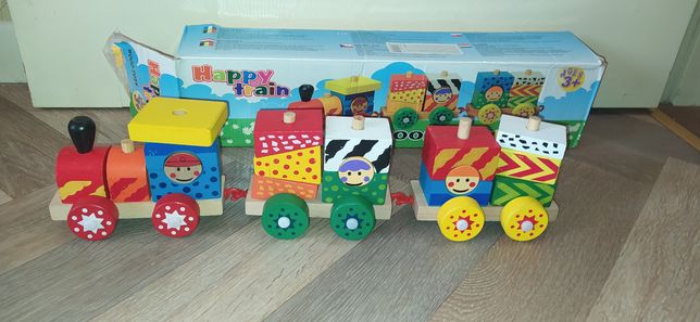 Деревянные развивающие игрушки: поезд и лабиринт