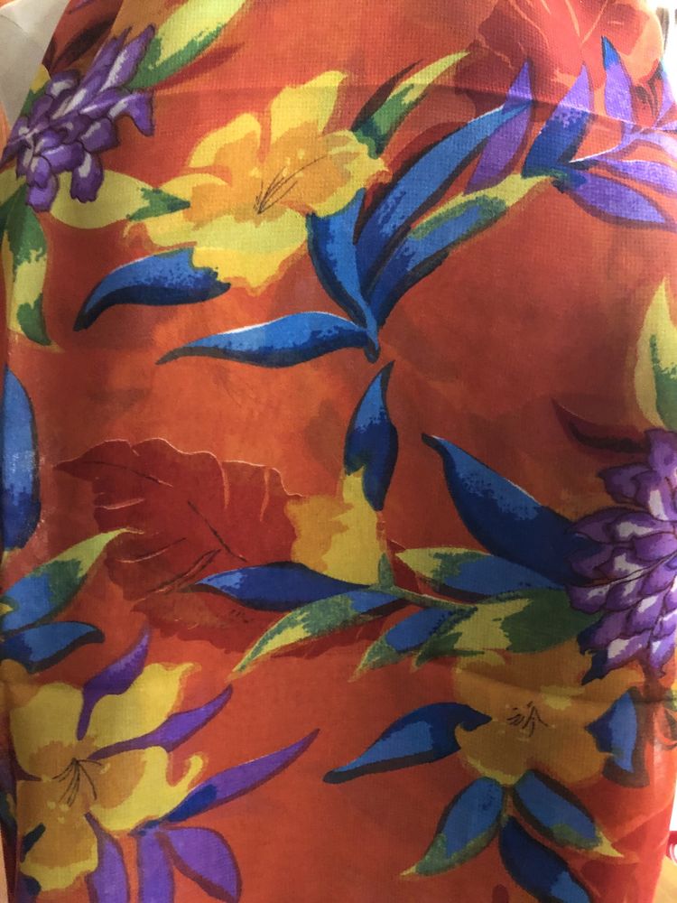 Echarpe colorida com diversas cores