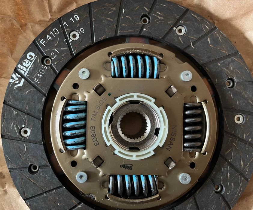 Комплект зчеплення на Ниссан Ноут 1,6 МТ