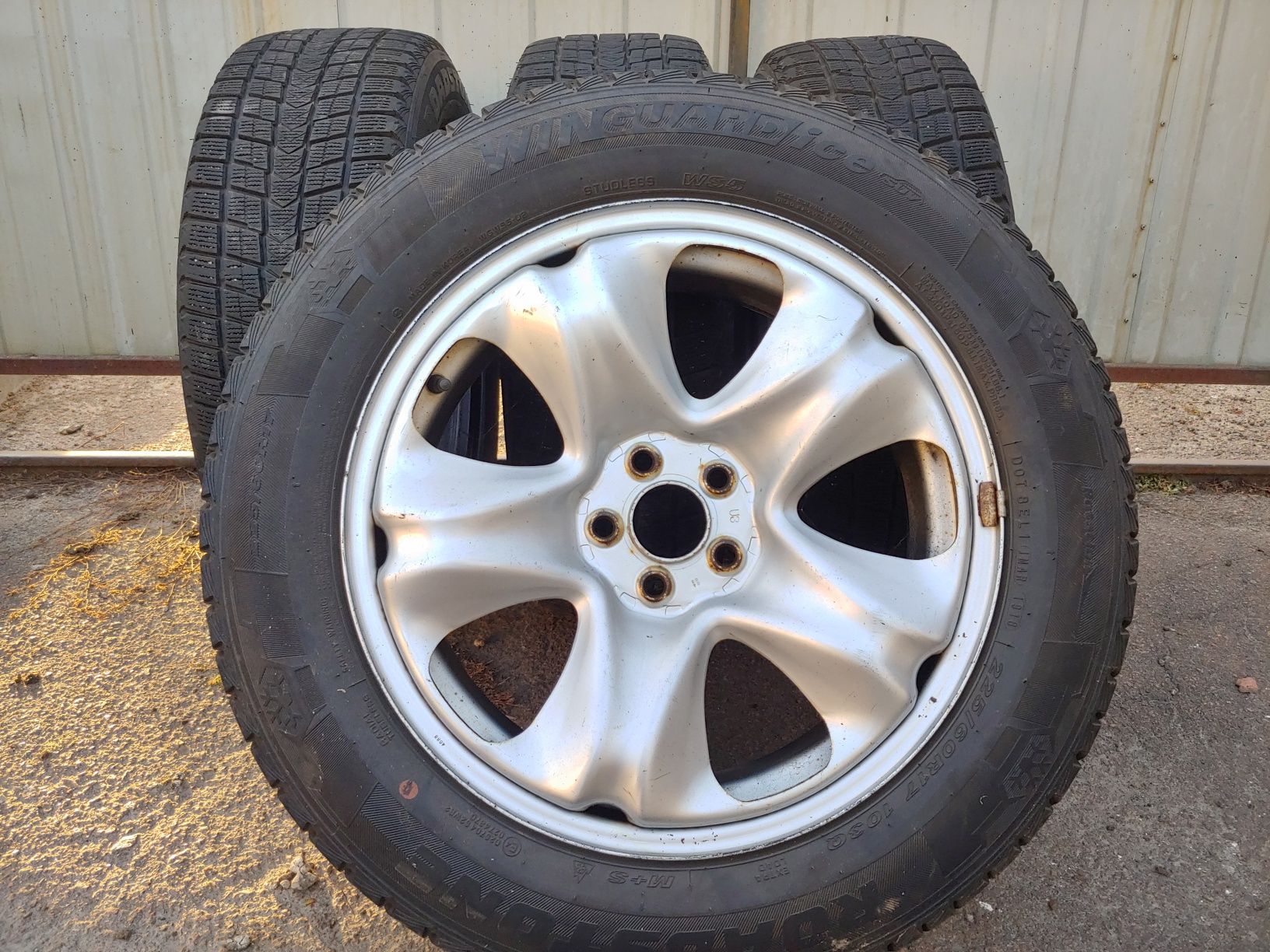 Roadstone Winguard ice suv 225/60 R17 7мм комплект