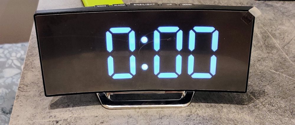 Zegar Led z funkcją budzika