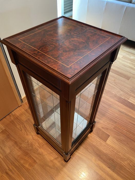 Movel vitrine 3 prateleiras|2 gavetas