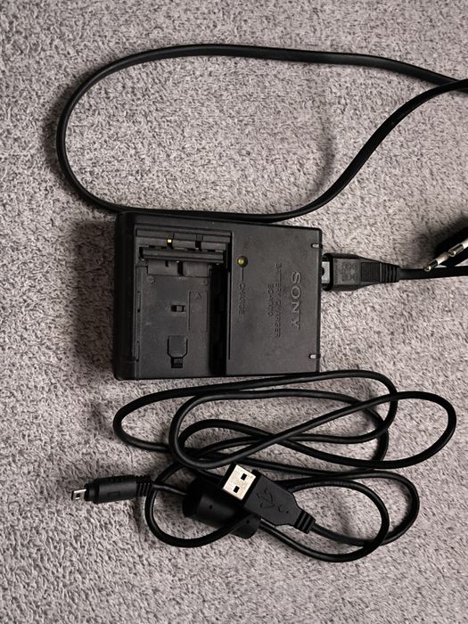 Aparat Sony a350 obiektyw 3.5-5.6/18-70 z statywem i akcesoriami
