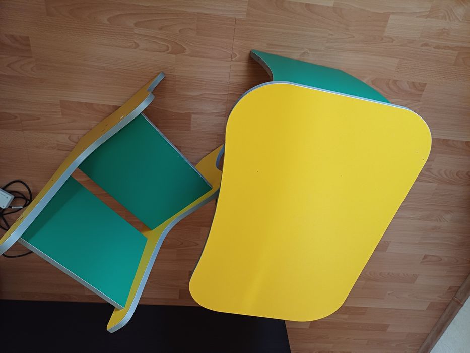 Письмовий стіл і стілець (парта для дошкільнятка)