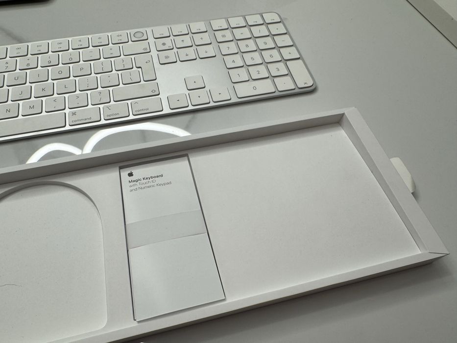 Klawiatura Magic Keyboard with Touch ID