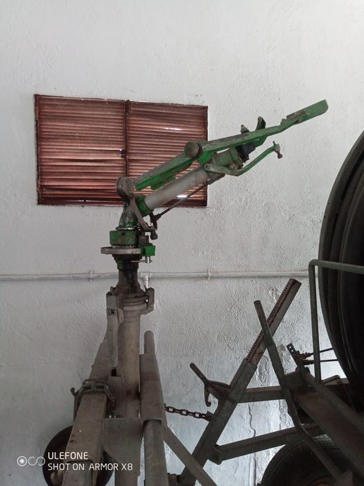 Rolo com canhão de rega e bomba de tirar água