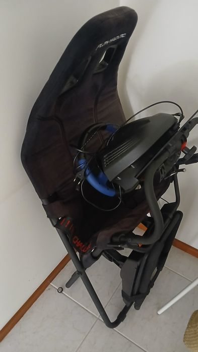 Volante Thrustmaster T150 PRO+Pedais+Playseat Challenge