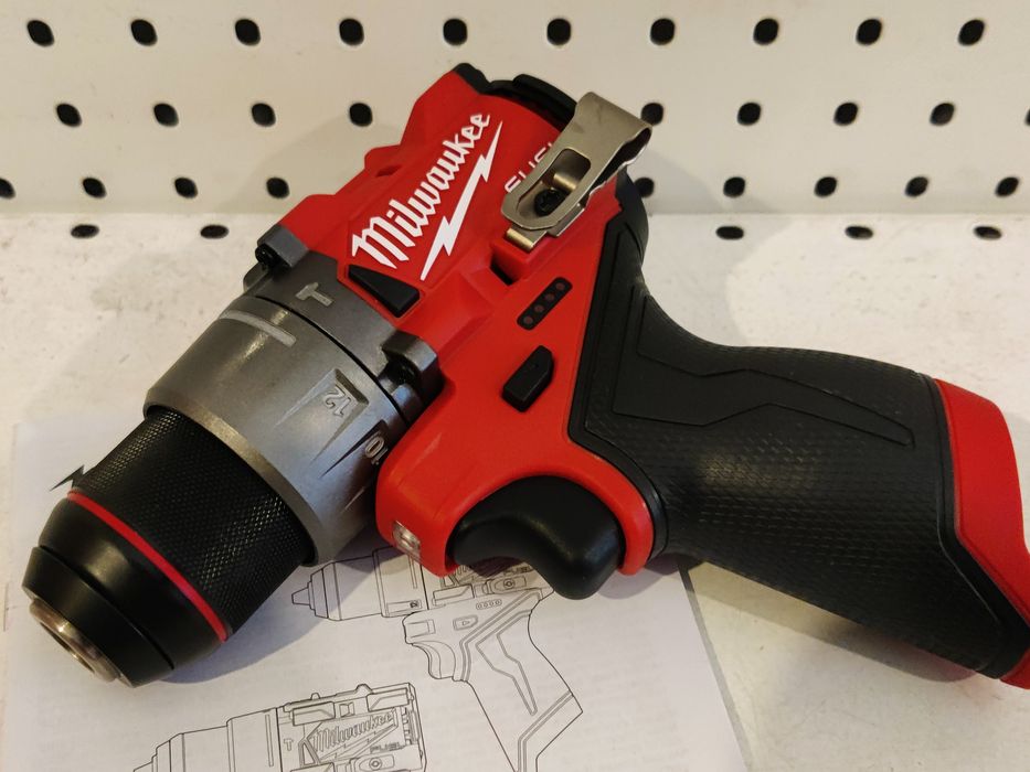 Milwaukee M12 Fuel 3404-20 дріль шуруповерт з ударом Оригінал США