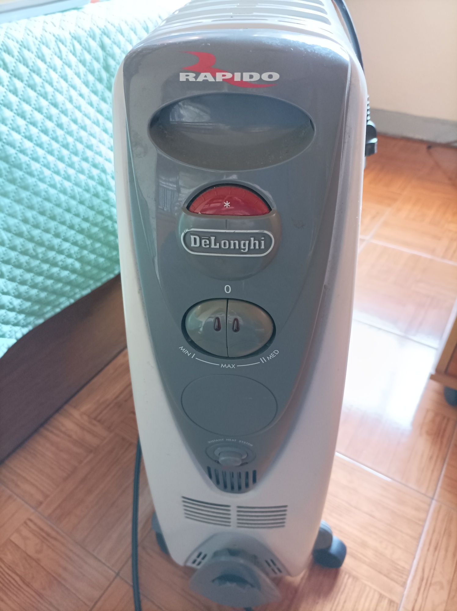 Aquecedor a óleo DeLonghi