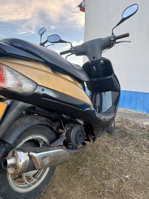 Peugeot V-Clic 50cc Scooter