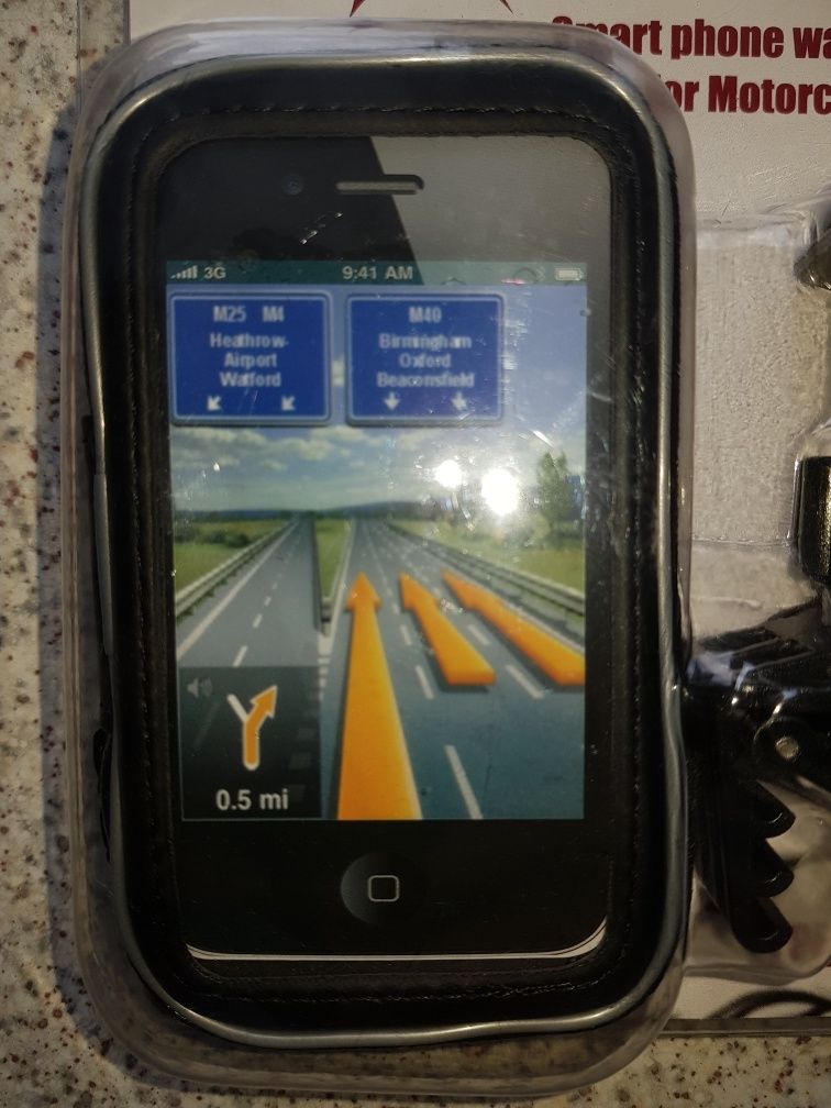 Futerał do smartfonów z uchwytem