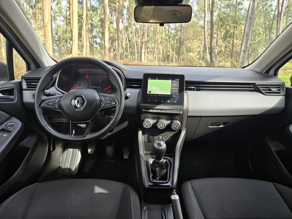 GPL e Gasolina de origem em um carro em estado impecável